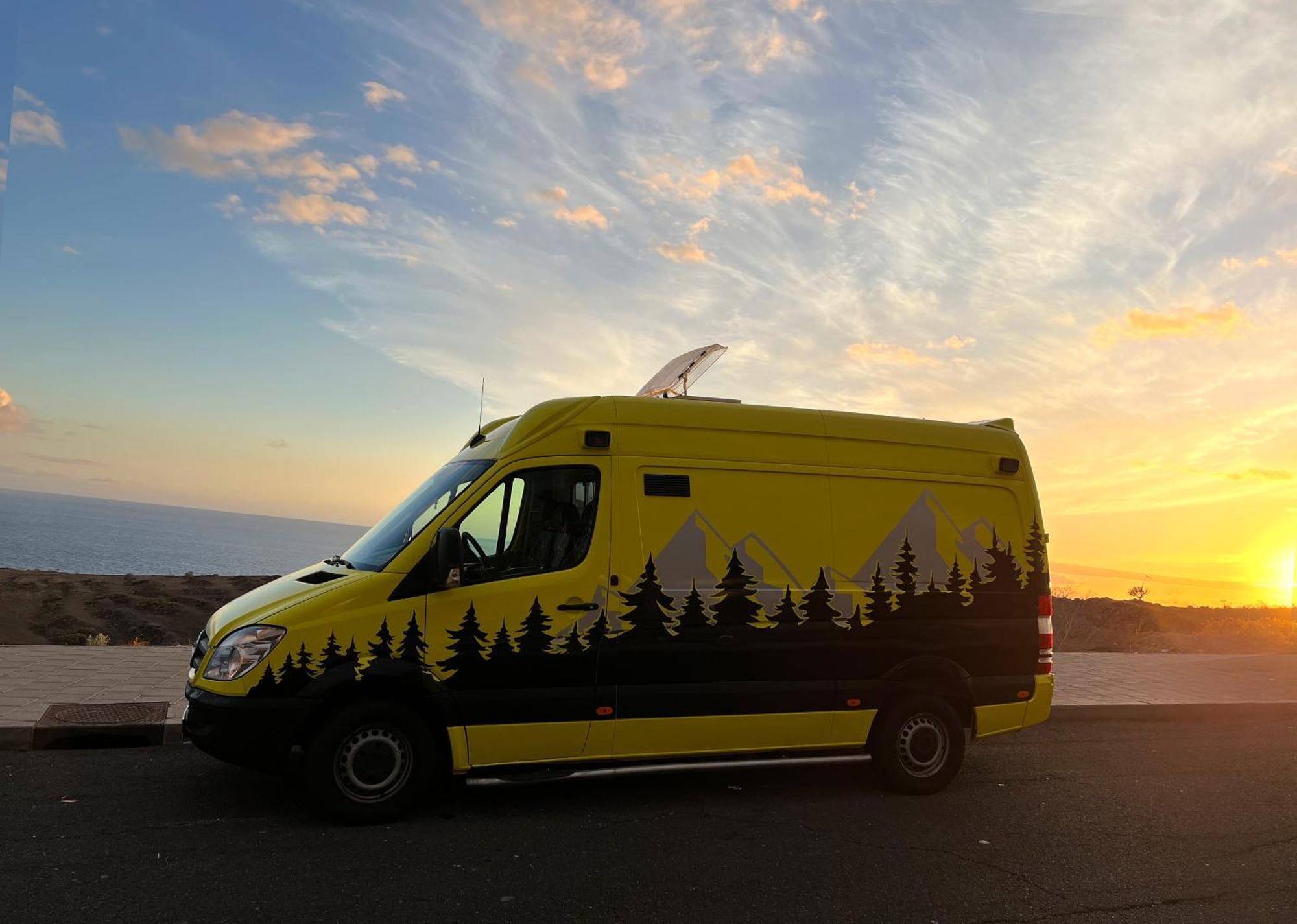On Road- Feel Freedom With Campervan! Guincho  ภายนอก รูปภาพ